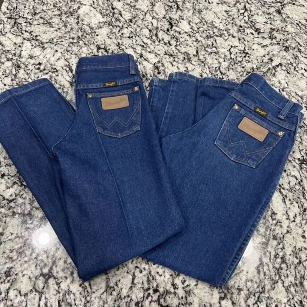 You Get 2 Pair Of Vintage Wrangler Blue Kids  12 Regular  13MWZBP  Jeans‎ 25x27